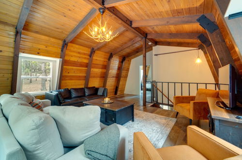 Foto 9 - Cozy Nevada City Cabin: Deck, Game Room, Fire Pit