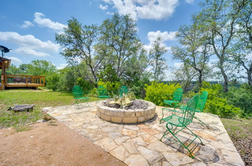 Foto 18 - Spicewood Ranch Cabin w/ Deck, Barn Access