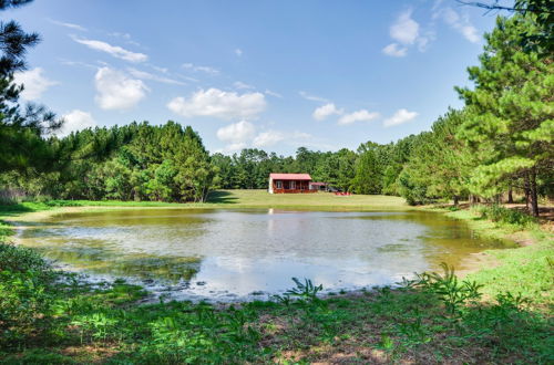 Foto 20 - Cozy Summit Cabin w/ Hiking Trails & Fishing Pond