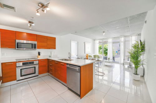 Photo 10 - Awesome Family Apt W Pool Midblock Miami