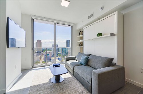 Photo 8 - Amazing Downtown Apt with good view