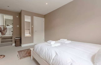 Photo 1 - Contemporary 2BD Flat w/ Patio, Clapham