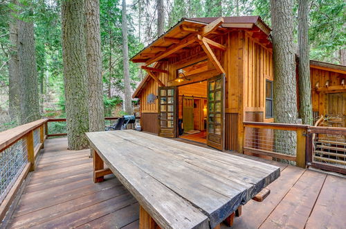 Photo 27 - Enchanting Creekside Cabin Near Kings Canyon Park