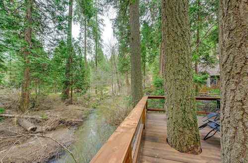 Photo 12 - Enchanting Creekside Cabin Near Kings Canyon Park