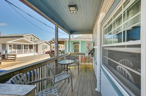 Photo 11 - Charming Hampton Home w/ Porch, Walk to Beach