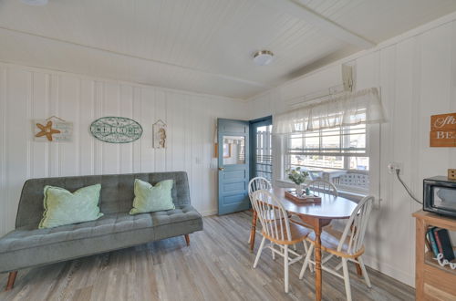 Foto 1 - Charming Hampton Home w/ Porch, Walk to Beach