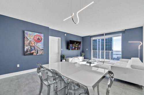 Photo 6 - High-End Condo in Glamorous Brickell