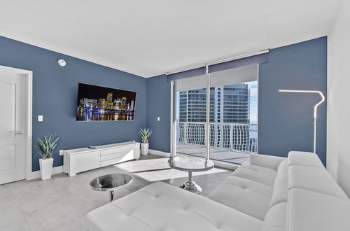 Photo 18 - High-End Condo in Glamorous Brickell