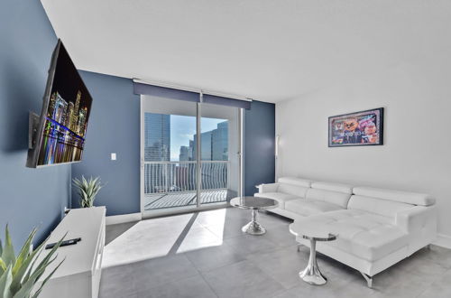 Photo 16 - High-End Condo in Glamorous Brickell