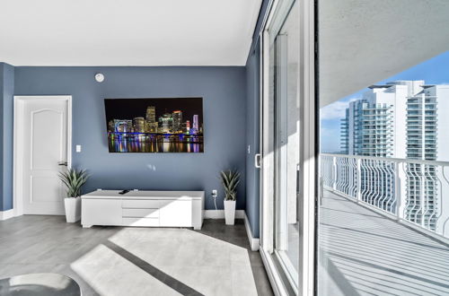 Photo 19 - High-End Condo in Glamorous Brickell