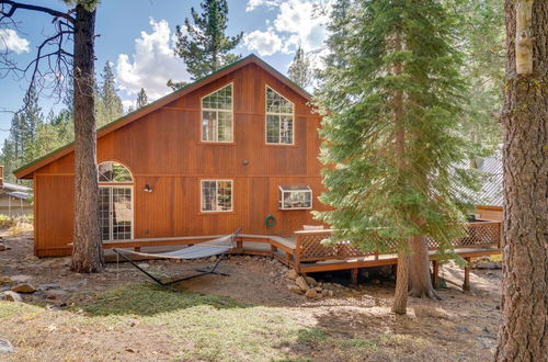 Foto 12 - Rustic Truckee Cabin Retreat w/ Community Pool