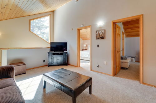 Photo 32 - Rustic Truckee Cabin Retreat w/ Community Pool