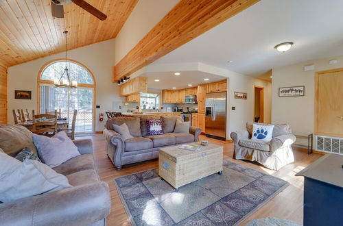 Photo 16 - Rustic Truckee Cabin Retreat w/ Community Pool