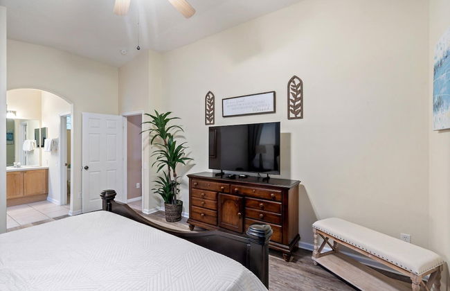 8104 fan Palm way - Photo 9