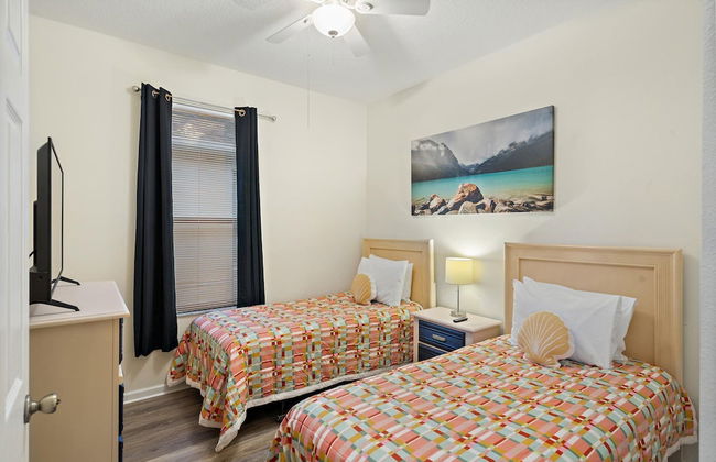 8104 fan Palm way - Photo 7
