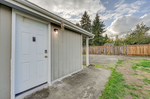 Photo 21 - Cozy Tacoma Getaway w/ Shared Grill & Hot Tub