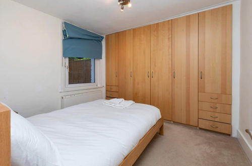 Photo 5 - Spacious 1BD Flat w/ Garden - Hammersmith