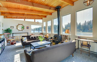 Photo 1 - Gorgeous Allyn Getaway - No-bank Waterfront