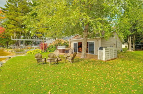 Photo 17 - Kalkaska Retreat: Private Hot Tub, Dock, Fireplace