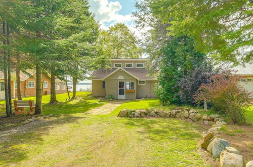 Photo 20 - Kalkaska Retreat: Private Hot Tub, Dock, Fireplace