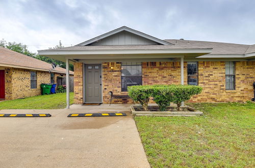 Photo 21 - Waxahachie Townhome w/ Fire Pit - Near Downtown