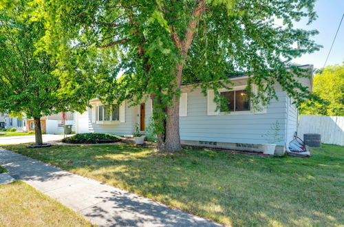 Photo 13 - Pet-friendly Waterloo Abode With Deck