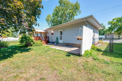 Photo 2 - Pet-friendly Waterloo Abode With Deck