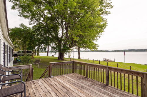 Photo 25 - Lakefront Many Vacation Home w/ Kayaks