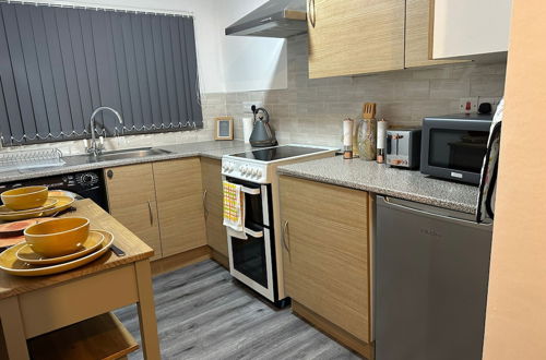 Photo 10 - Delightful Delta-studio Apt,walk-2leeds City,wifi