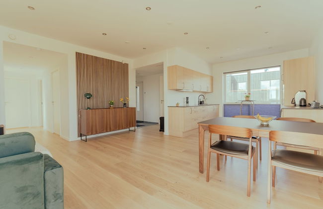 Experience Luxury Living With A Great View - Photo 8