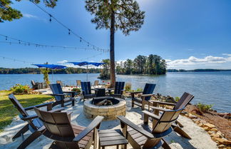 Foto 1 - Lake Martin Retreat w/ Beach, Boat Dock + Fire Pit