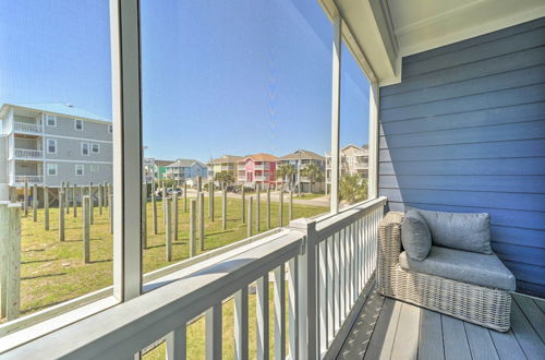 Photo 31 - Bright Coastal Abode With Porch & Beach Access