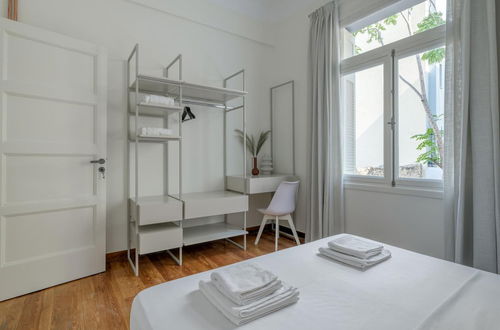 Photo 28 - 3bdr Modern Design Bright Interiors in Plaka