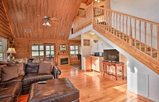 Photo 1 - 'ranchero Log Cabin' on 40-acre Farm in Sebring