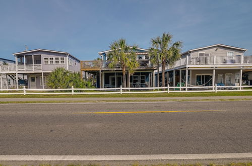 Photo 25 - Coastal Surfside Beach House: Walk to the Ocean