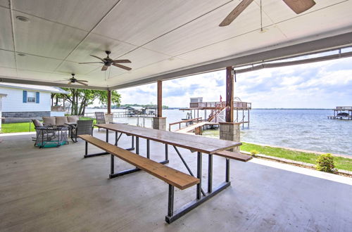 Photo 17 - Lakefront Mabank Retreat w/ Dock + Boat House