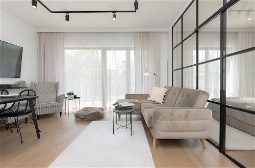 Photo 1 - Boutiq Park Apartment Warsaw by Renters