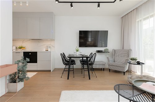 Photo 5 - Boutiq Park Apartment Warsaw by Renters