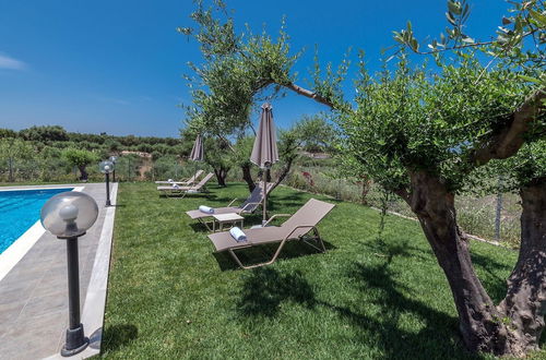 Photo 14 - Villa Guinevere-with Private Pool