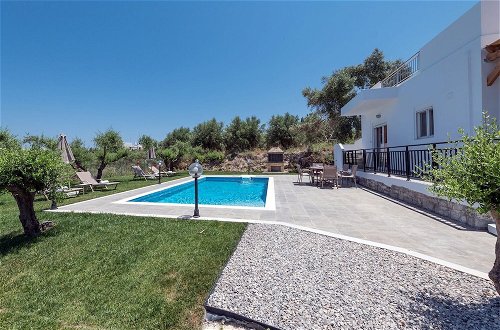 Foto 34 - Villa Guinevere-with Private Pool