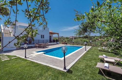 Foto 6 - Villa Guinevere-with Private Pool