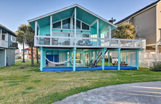 Foto 1 - Cozy Galveston Beach House - Walk to the Gulf