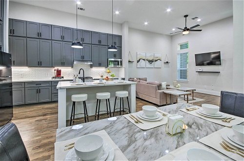 Photo 12 - Modern Houston Home: 2 Mi to Dtwn Attractions