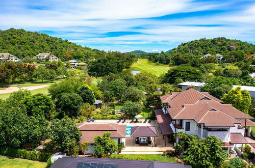 Photo 47 - Large 7 Bed Luxury Villa on the Golf Course (PHJ)