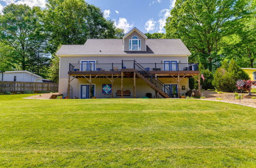 Foto 22 - Lake Norman House Rental w/ Boat Dock + Fire Pit