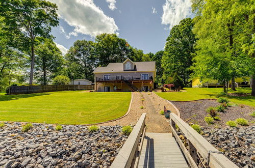 Photo 17 - Lake Norman House Rental w/ Boat Dock + Fire Pit