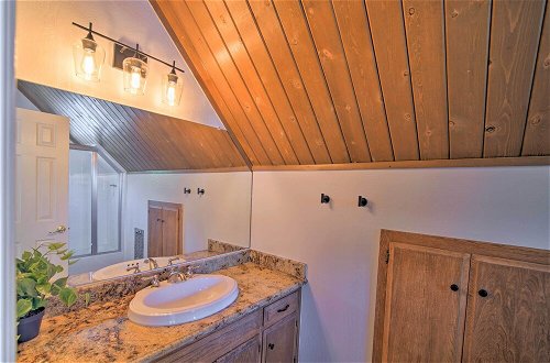 Photo 32 - Stunning Lake Arrowhead Home: Decks & Hot Tub