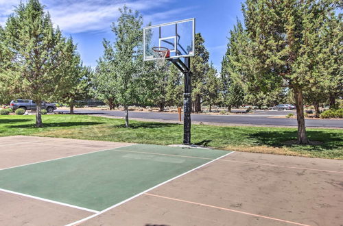 Photo 22 - Pet-friendly Redmond Townhome - Golf Course Access