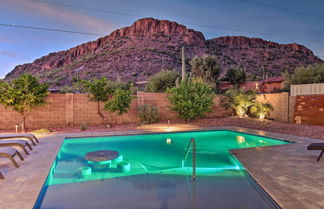 Foto 1 - Private Luxury Home: Butte View & Heated Pool