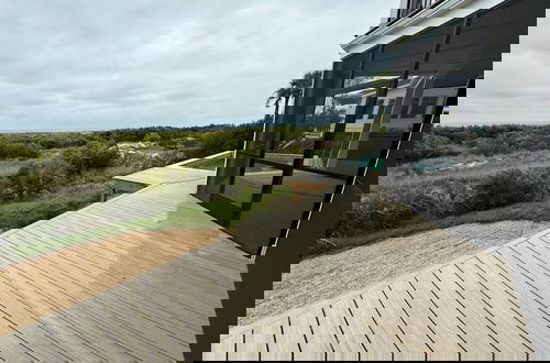 Foto 22 - Sprawling Ocean View Home With Massive Deck
